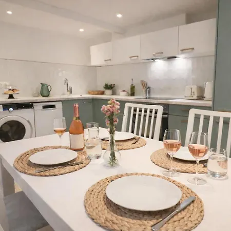Les Palmiers, Center, Walk To Beach, Ac, Wifi * Антиб