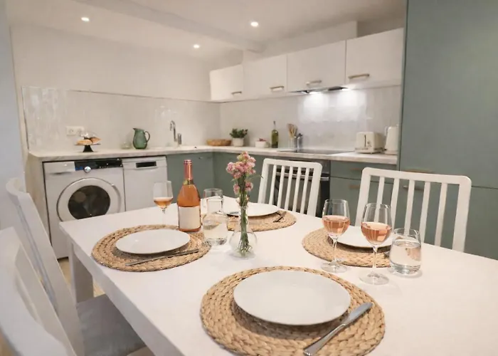 Les Palmiers, Center, Walk To Beach, Ac, Wifi * Антиб